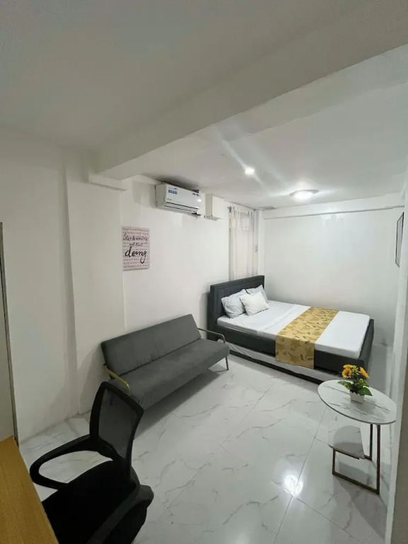 Legends Hotel & Restaurant - Lemery and Taal