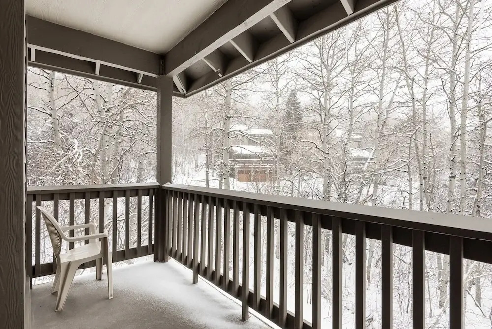 Snow Flower 158 3 Bedroom Condo by RedAwning