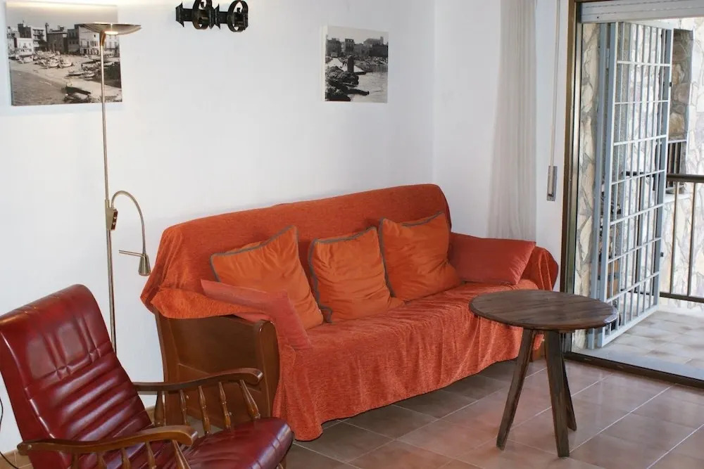Apartment Emporium 1-F4