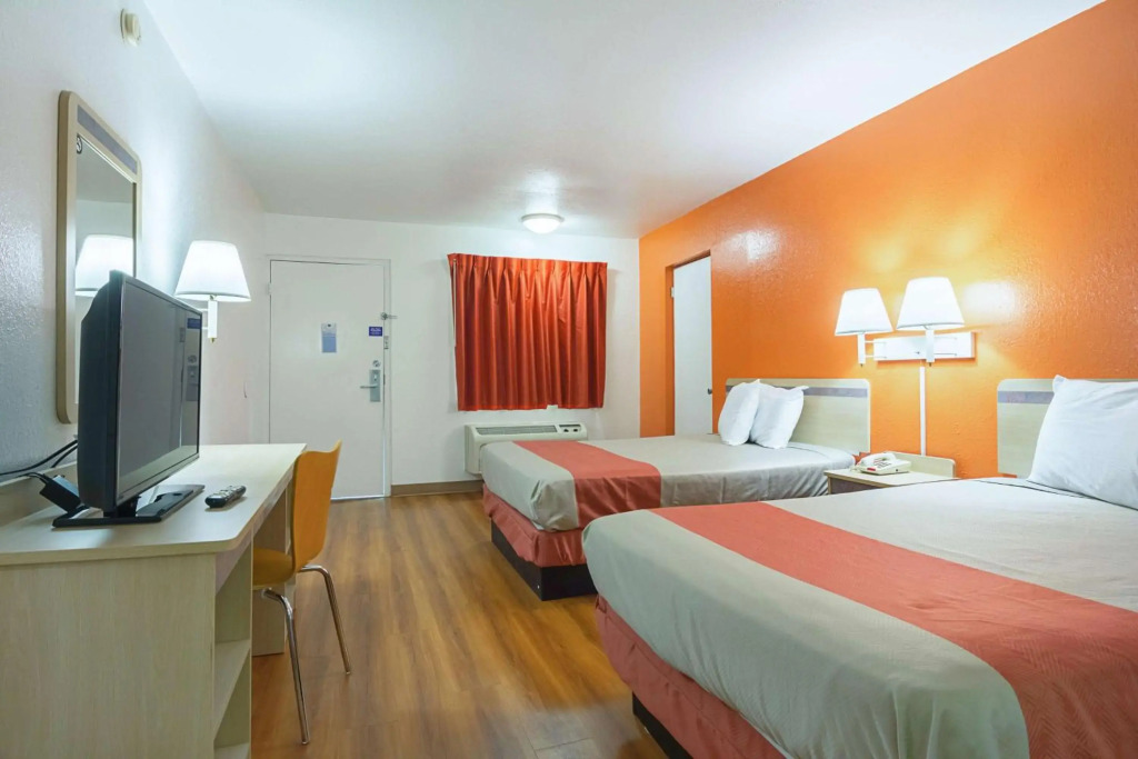 Motel 6-Gainesville, GA
