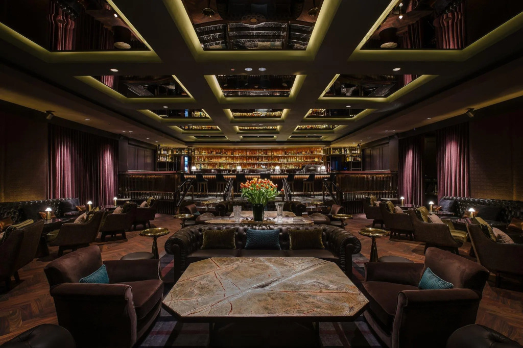 Отель Conrad Singapore Orchard