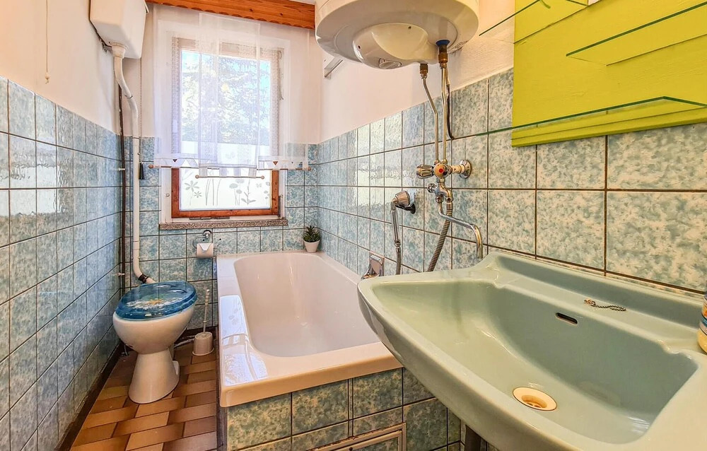 1 Bedroom Nice Home In Adorfot Leubetha