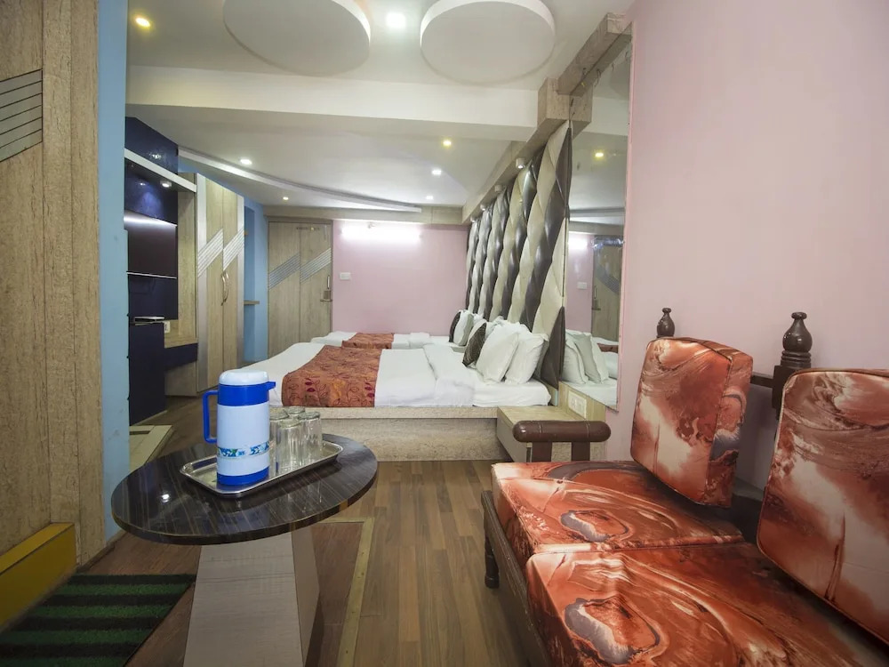 OYO 3303 Hotel Broadway Annexe