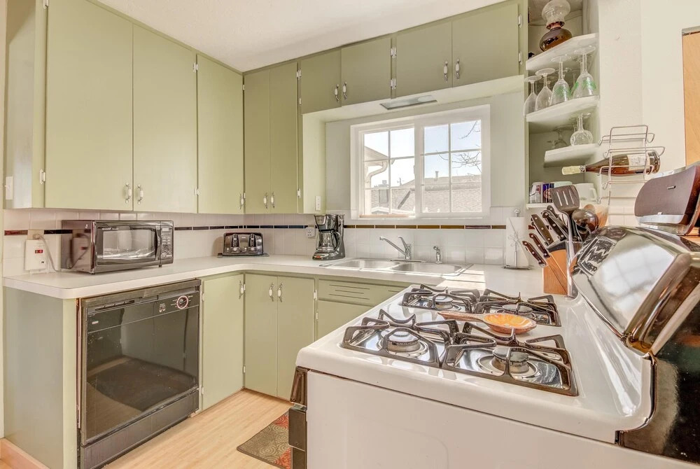 Ron-dezvous By The Sea