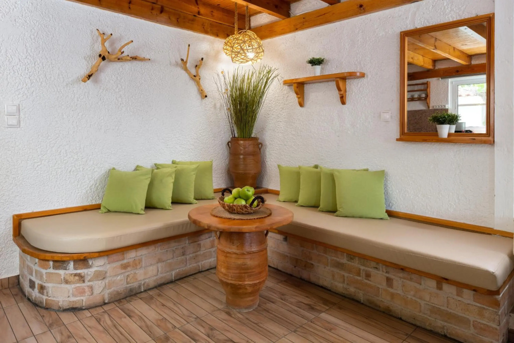 Elefteria Apts & Suites