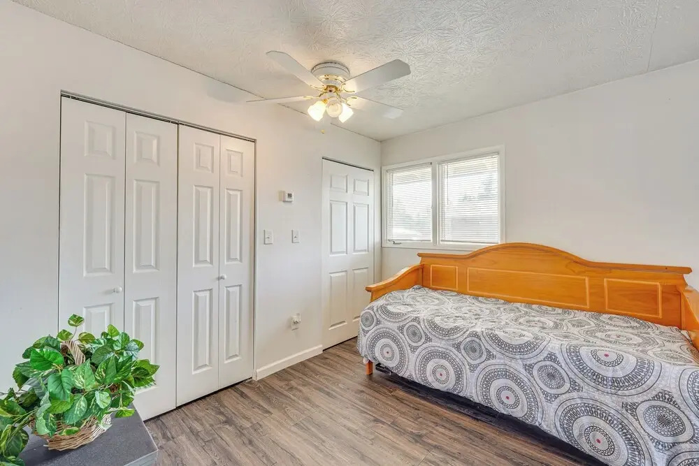 5 Mi to State Park: Mtn-view Apt in Anchorage