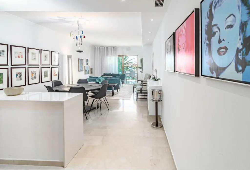 CB1- Sweet flat, shared pool in perfect location