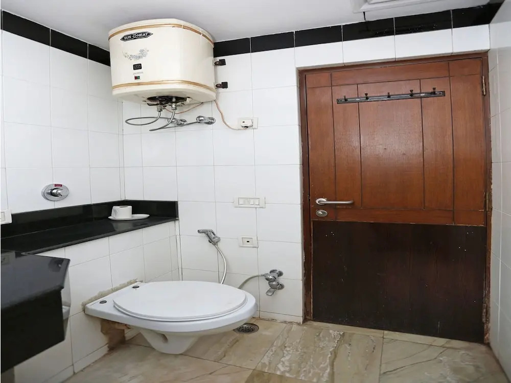OYO 8178 Hotel Saket