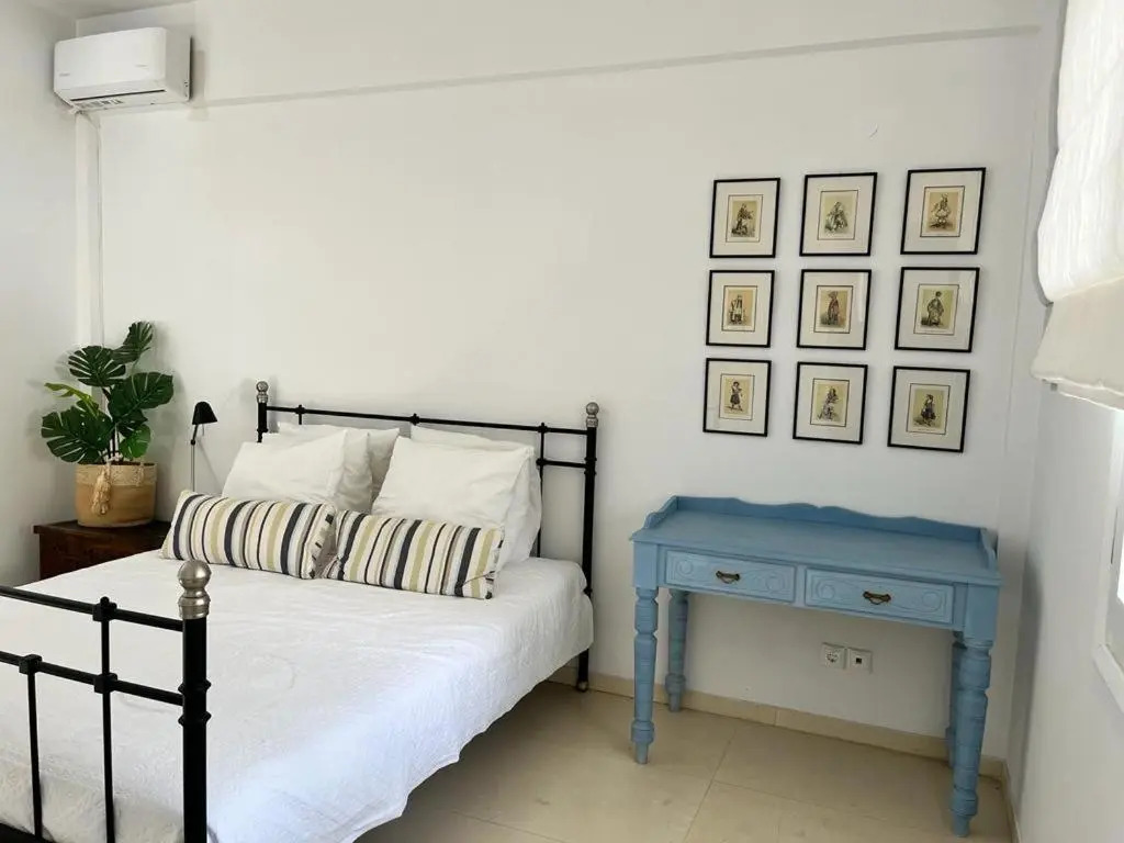Saronida Boutique Villa Private Pool, Sea views, Lovely Gardens & Roof Terrace