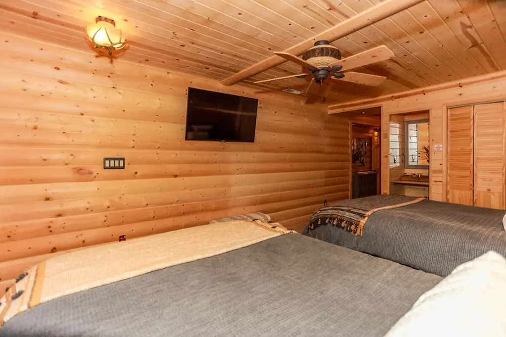 Woodland Log-1887 by Big Bear Vacations