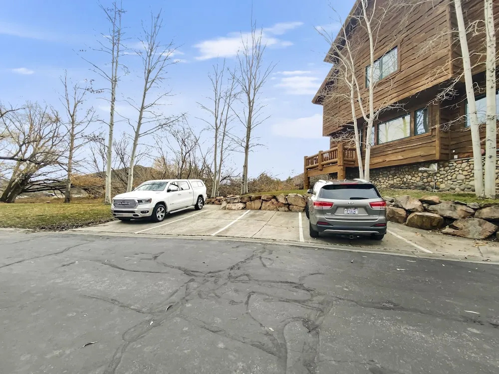 Timberwolf Lodge 6 2 Bedroom Cabin by RedAwning
