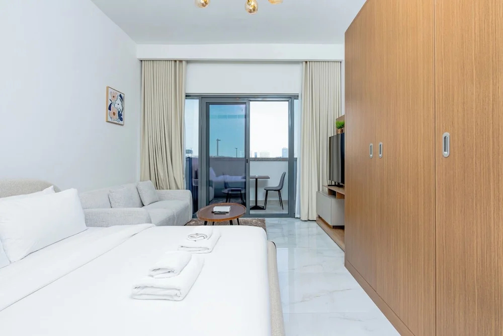 Modern Studio with Premium Amenities