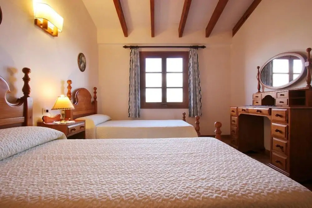 Villa - 2 Bedrooms with Pool and WiFi - 103214