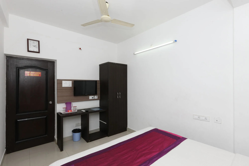 Hotel O The Mangrove Wood Residency