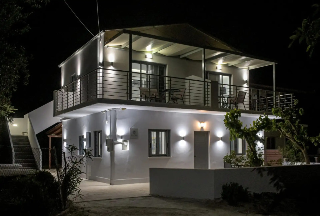 Casa Di Mare - Studios and Apartments with pool on the beach, by ZanteWize