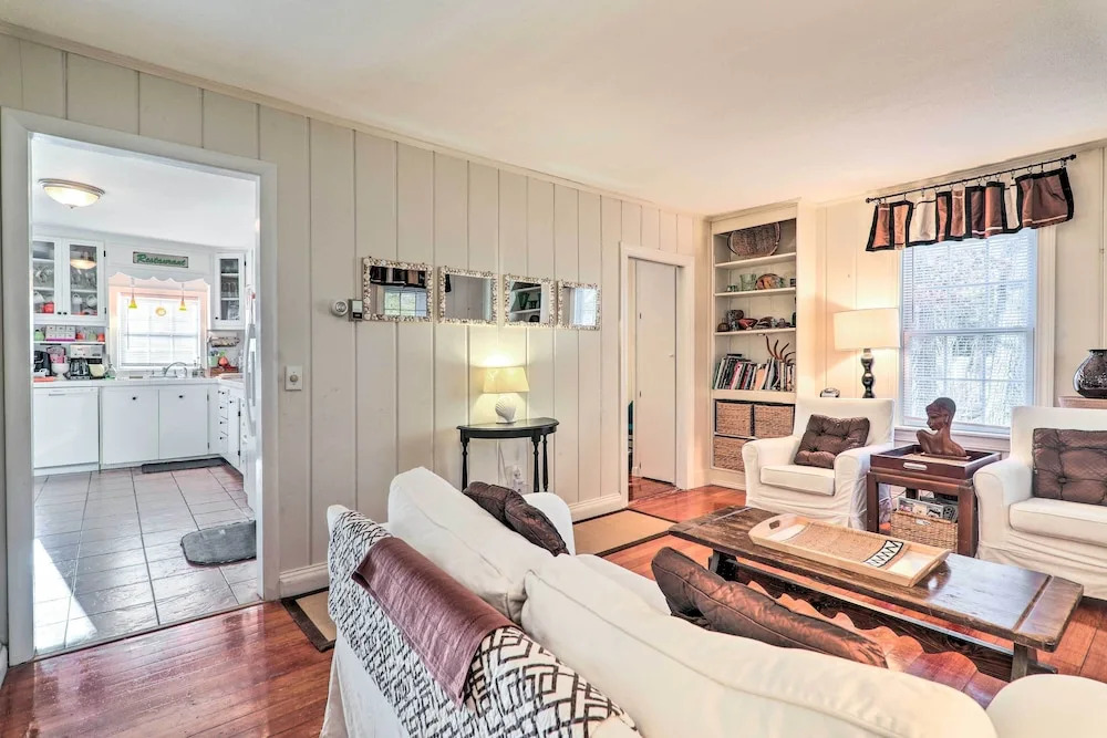 Charming East Falmouth Home w/ Hot Tub!