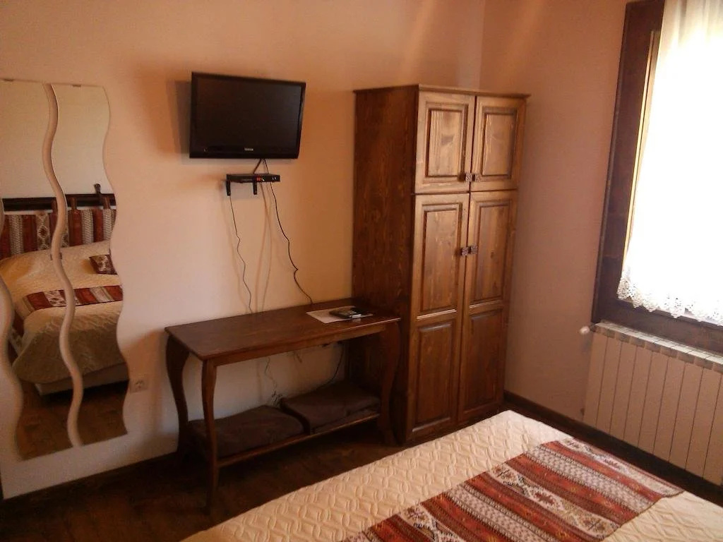 Guest House Black Lom