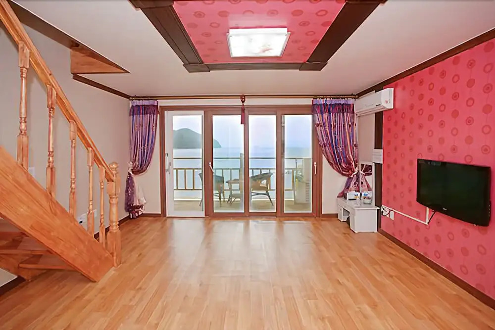 Geoje Seven Pension