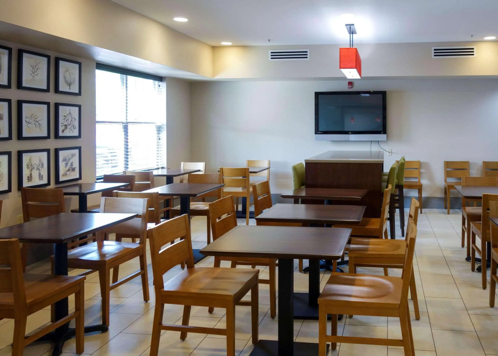 Country Inn & Suites by Radisson, Washington, DC East - Capitol Heights, MD