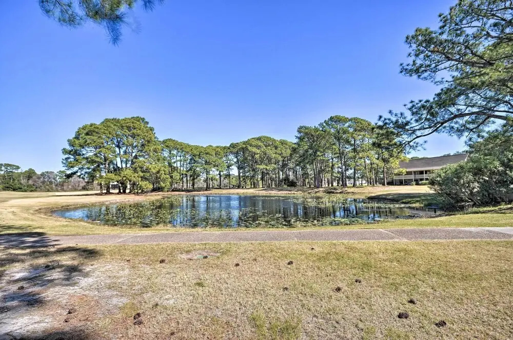 Resort Condo: Golf & Pond View, Walk to Beach