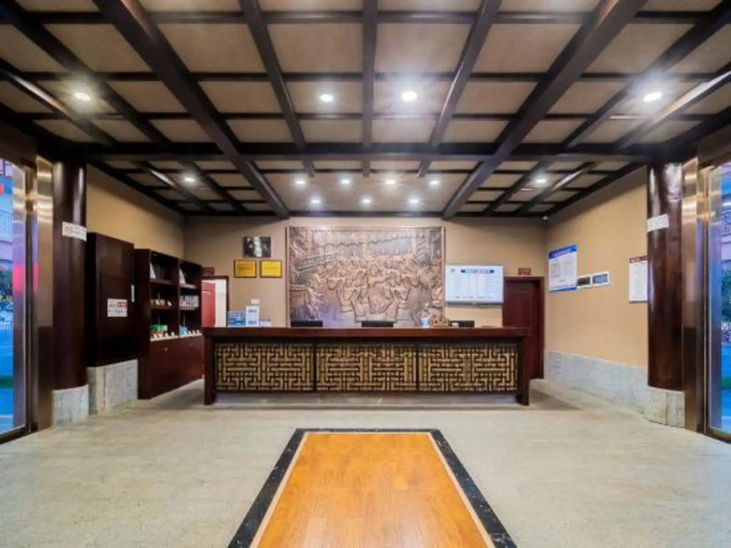 Zhiren Inn