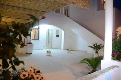 Leca's House