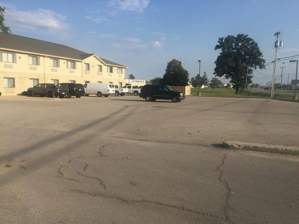 Motel 6 Portland, IN