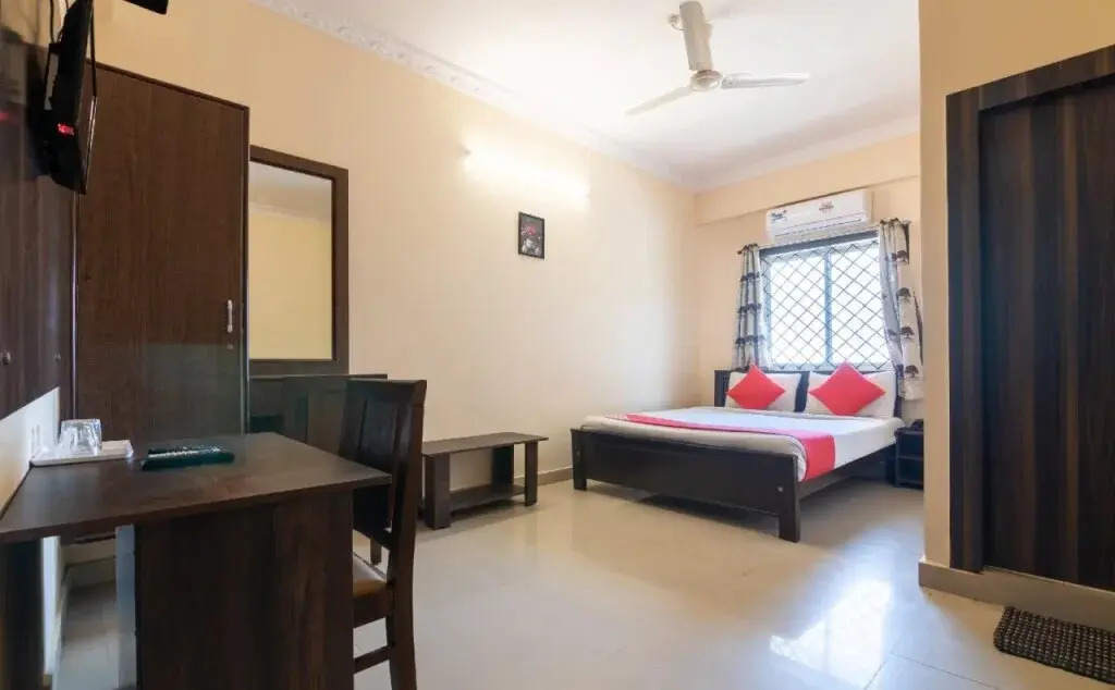 Spandana Residency By OYO Rooms