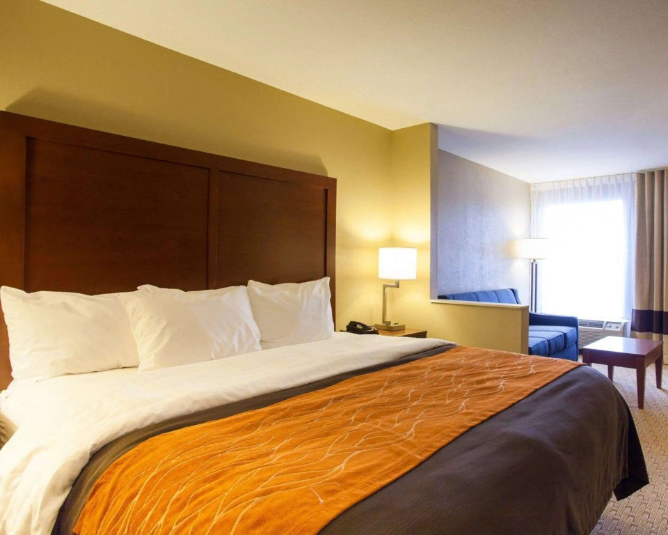 Quality Inn & Suites I-40 East