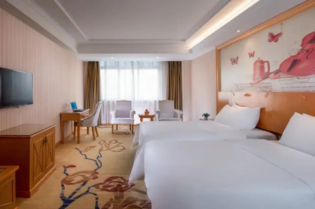 Vienna Hotel Dongguan Houjie Exhibition Center