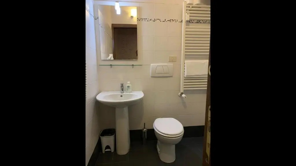 3 pax Studio, Month to Month Lease, Utility Costs Included