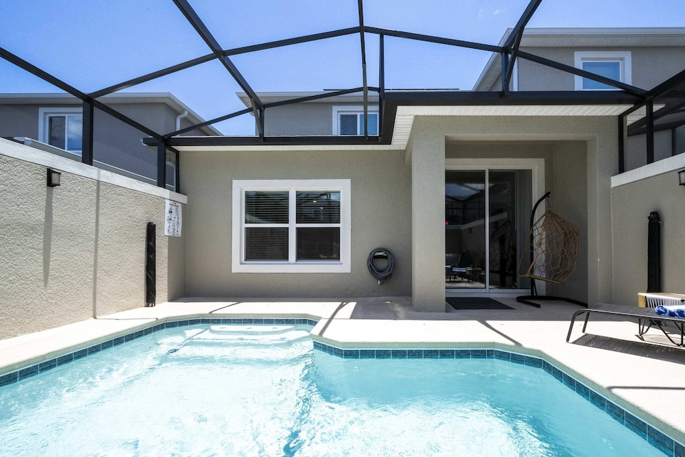 Splendid 5Bd Close to Disney at Storey Lake 4251
