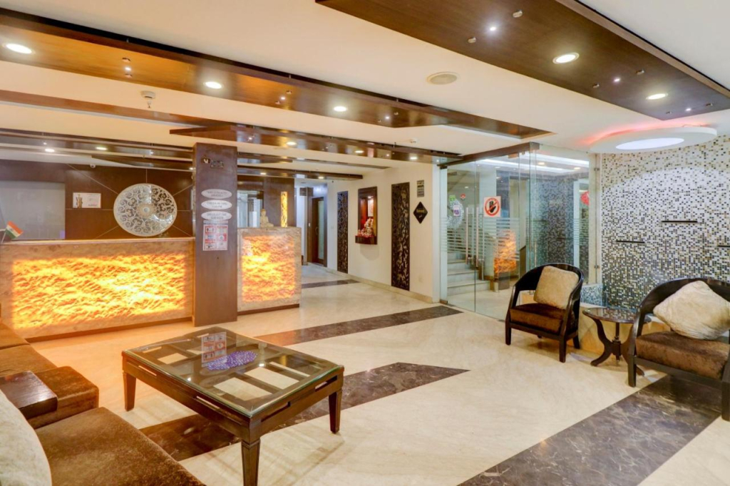 Airport La Sapphire Hotel & Restaurant