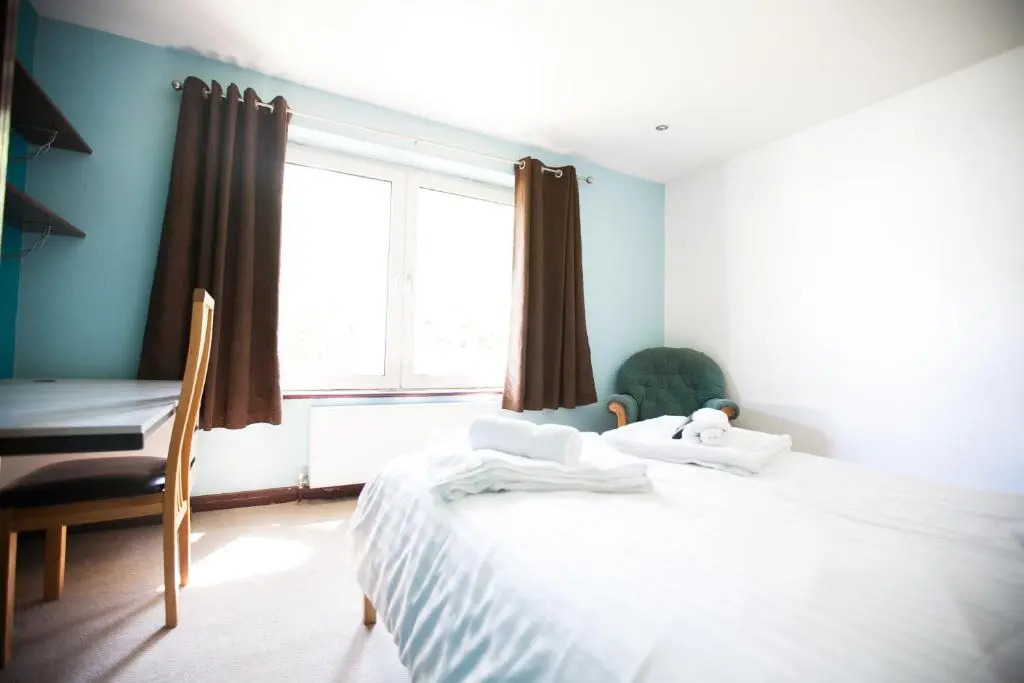 Honest University Apartment 2