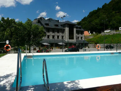 Complejo Turístico Bielsa Hotel y camping
