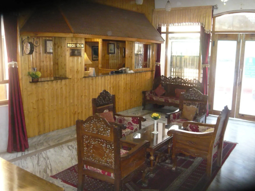 Hotel Akbar At Dal Lake Ghat Number 1