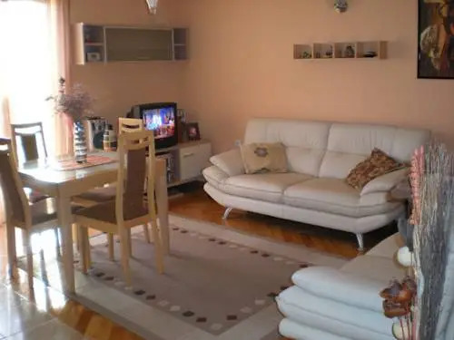 Apartment Leona