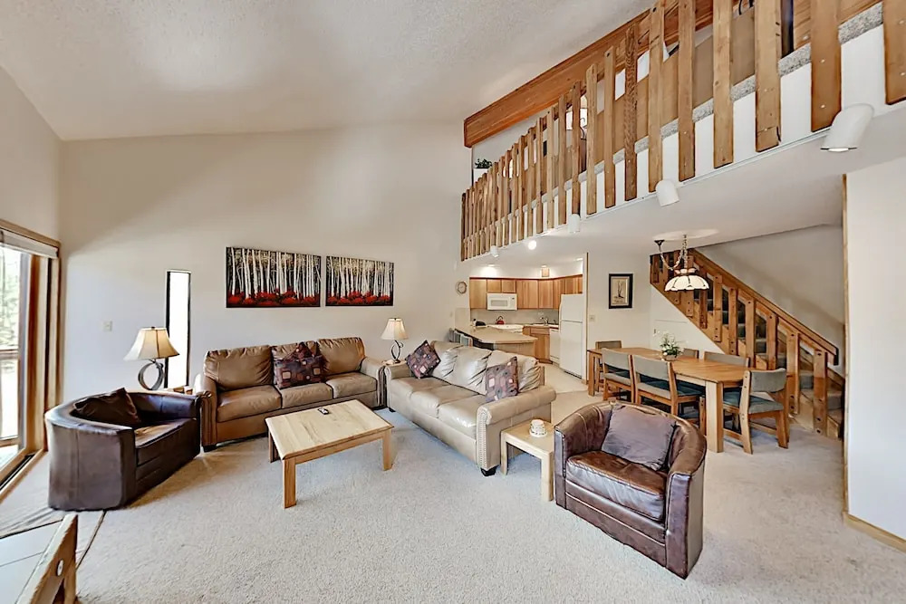 Breckenridge W/ Pool, Hot Tub & Slope Views 2 Bedroom Condo