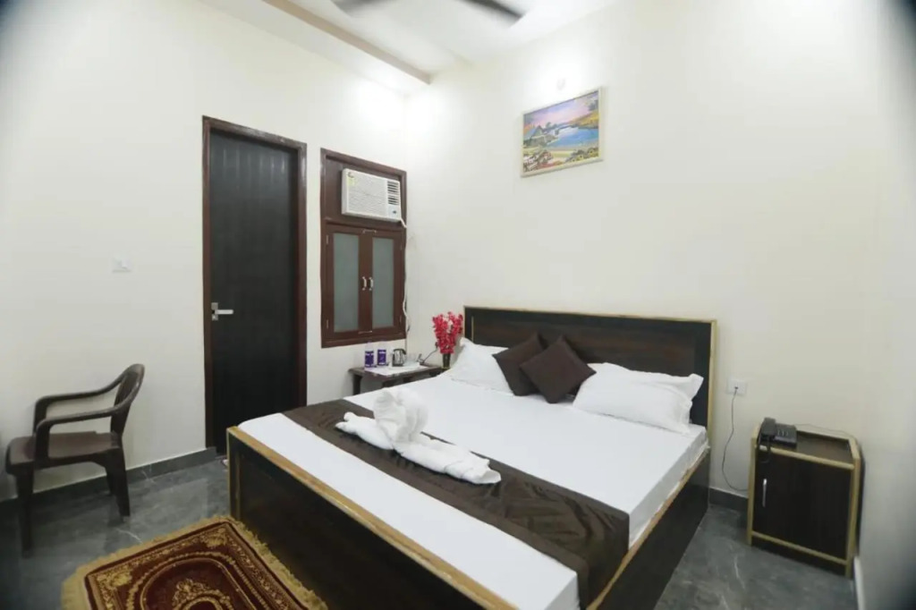 Hotel Nidhivan Dham - Near Janam Bhoomi Mathura