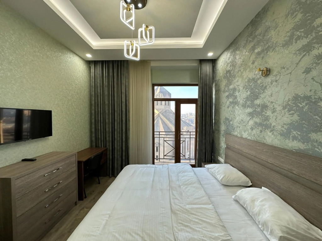 Kajaznuni Street, 3 bedrooms Luxury & Unique apartment QA444