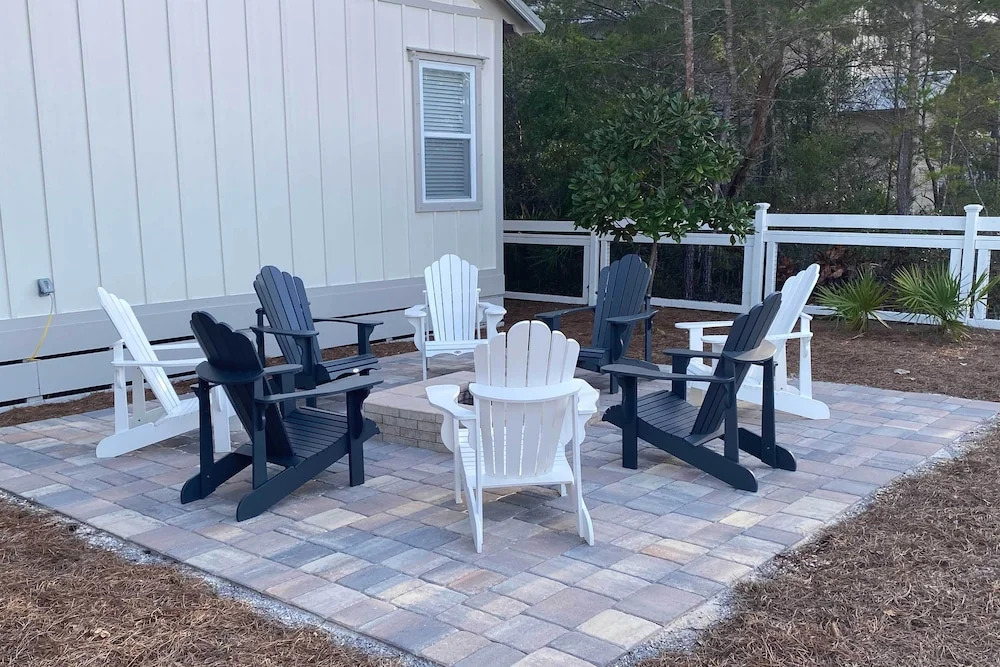 Santa Rosa Home w/ Pool Access - Half Mi to Beach!