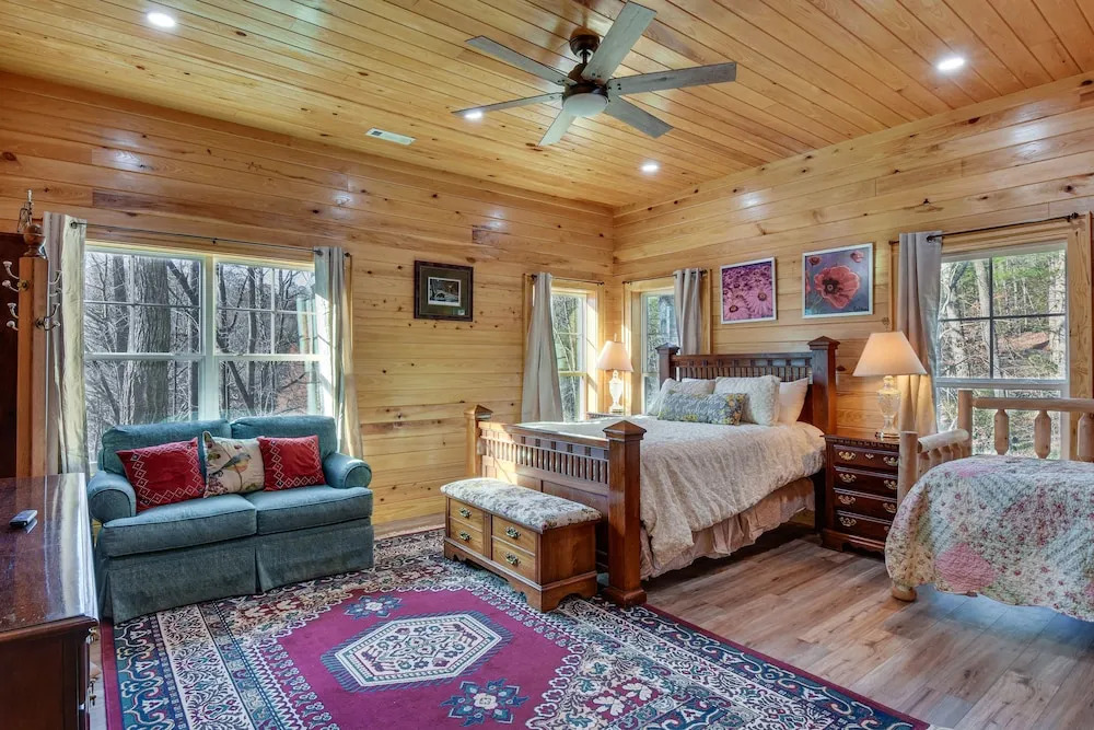 Mountain-view Cabin ~ 2 Mi to Downtown Clayton!