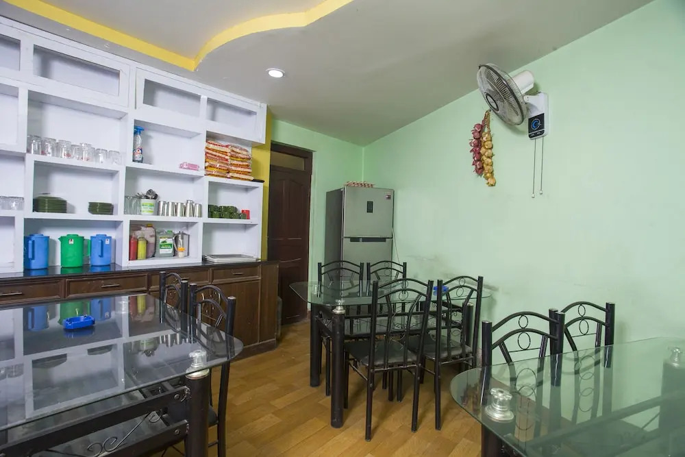 OYO 161 Ram Janaki Hotel