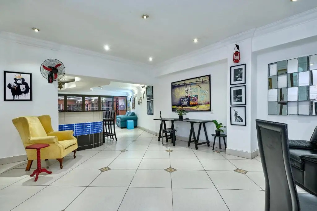 Inn & Out Sandton Park