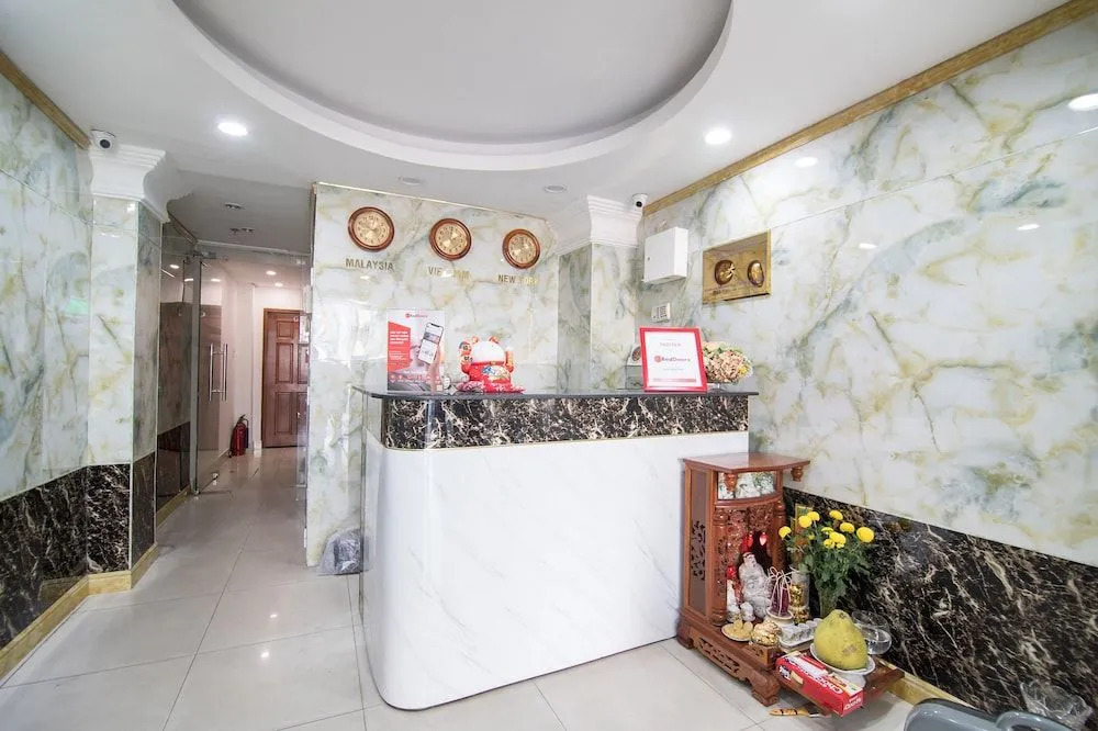 RedDoorz Plus @ Ben Thanh Market 4