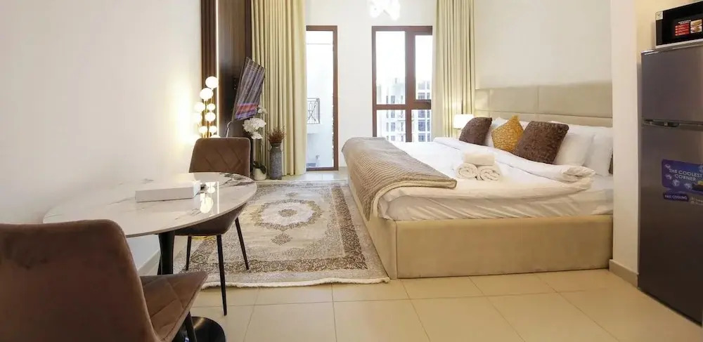 Silk Valley - Cozy Studio with pool view