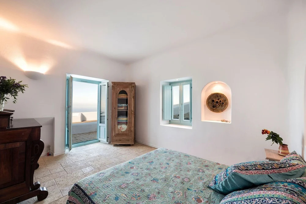 Sleeps8-Parking-Garden-Pool-SunSets-Barbeque