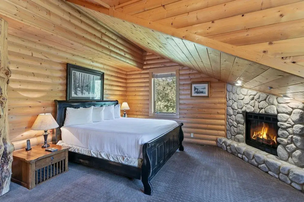 Chaparral at Deer Valley Resort - Three Bedroom Condo with Hot Tub #102 3 Condo