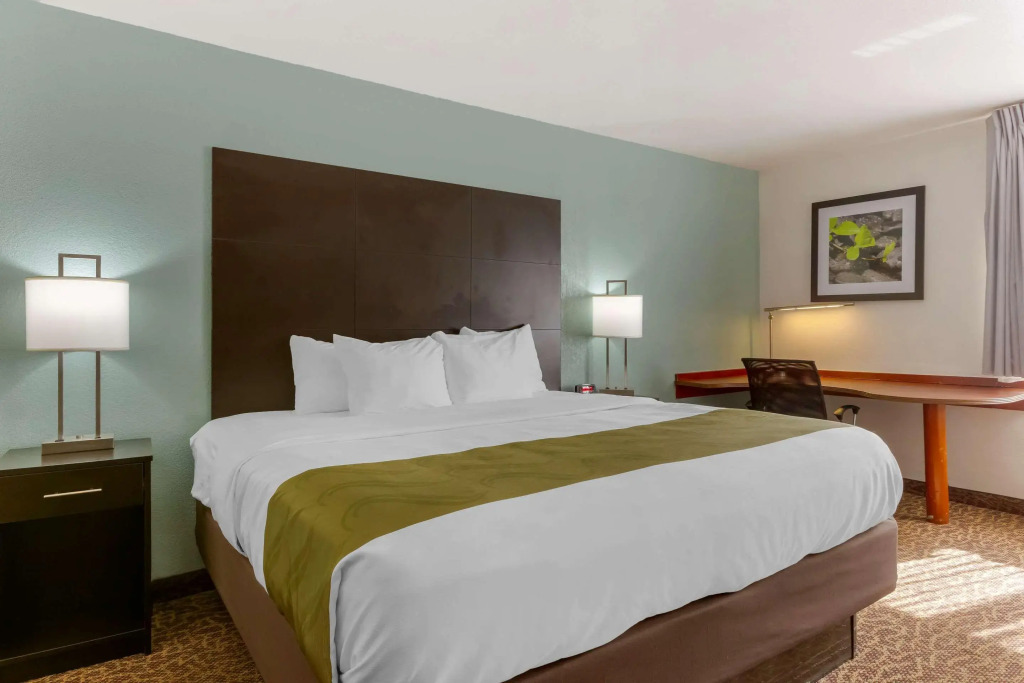 Quality Inn Alexis Rd