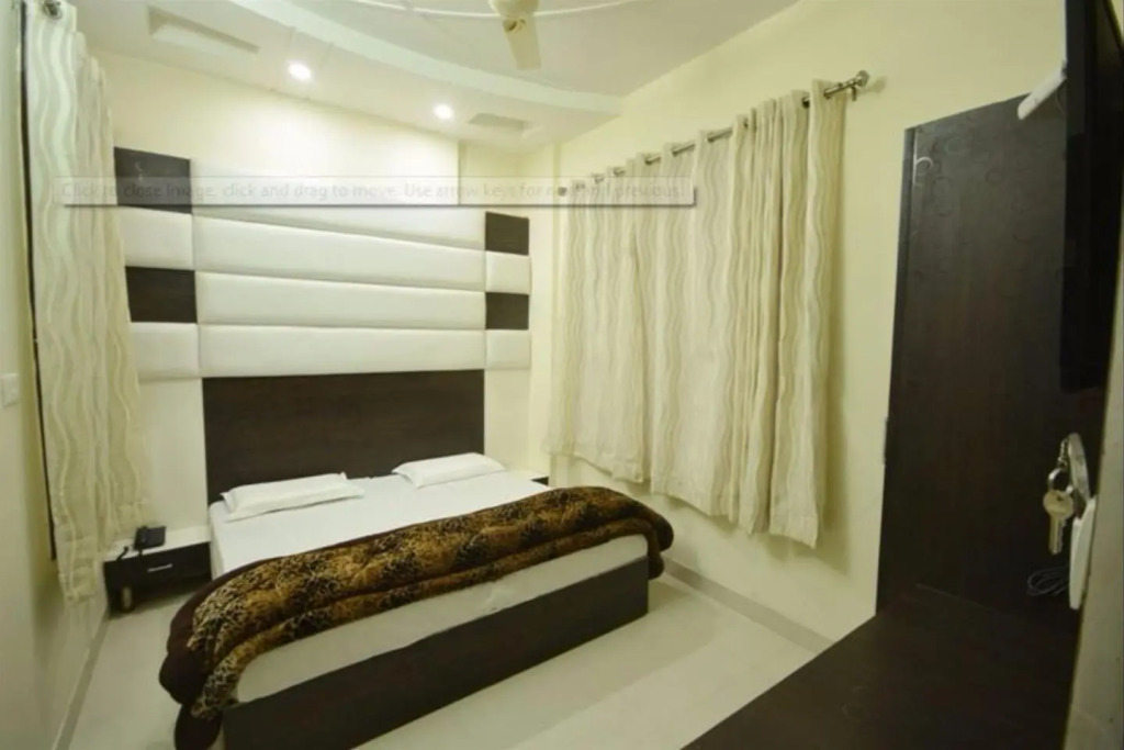 Capital O 9235 Hotel Nayyar
